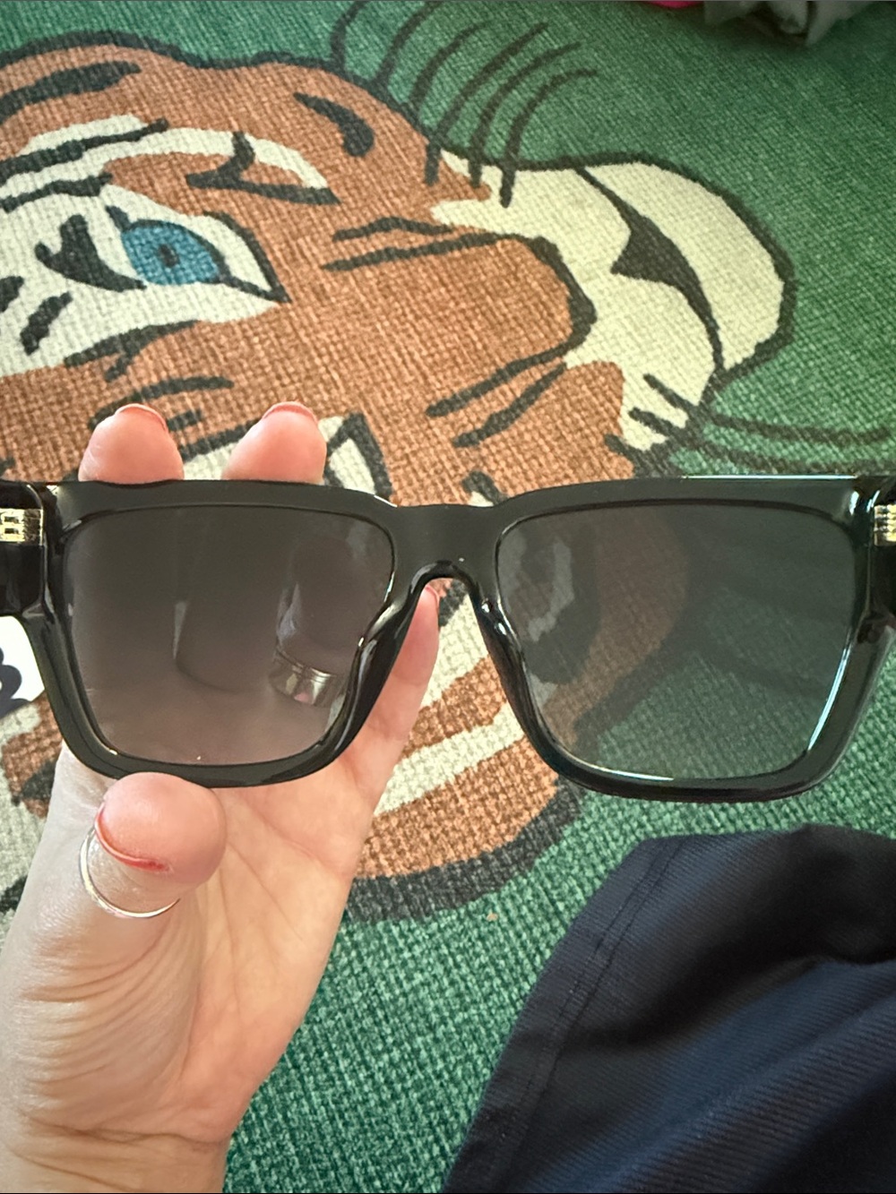 Marc Jacobs Polarized Sunglasses - Picture 6 of 8